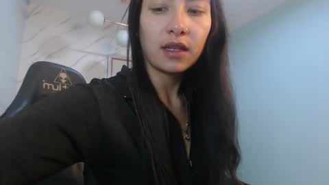 Snapshot of victoria_hernandez_t chatting on 06.10.26 Victoria online show from 06.10.26