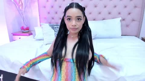 Snapshot of victoria_kitt chatting on 01.08.25 victoria_kitt online show from 01.08.25