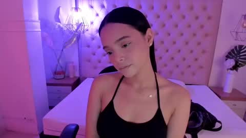 Snapshot of victoria_kitt chatting on 10.10.25 victoria_kitt online show from 10.10.25