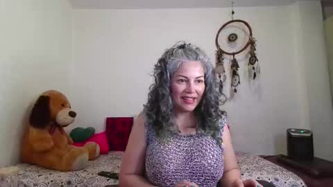 Victoria Lover online show from 11.17.25