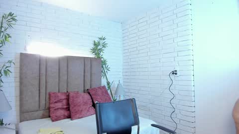 Snapshot of victoria_mooree chatting on 01.12.25 Victoria Everyday From 1400 to 2130 Col Time online show from 01.12.25
