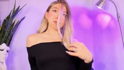 D A N I online show from 11.04.25