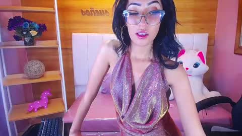 Snapshot of victoria_ricci_a chatting on 02.08.25 Victoria online show from 02.08.25