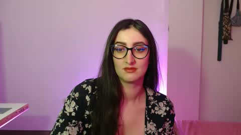 Victoria online show from 11.25.25