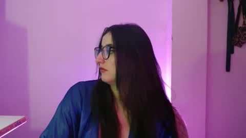 Victoria online show from 12.22.25