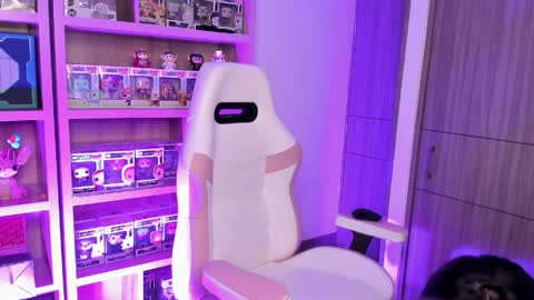 Snapshot of victoria_se chatting on 04.04.26 Victoria online show from 04.04.26