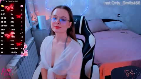 Snapshot of victoria_the_fox chatting on 12.22.25 - The Divine Fox online show from 12.22.25