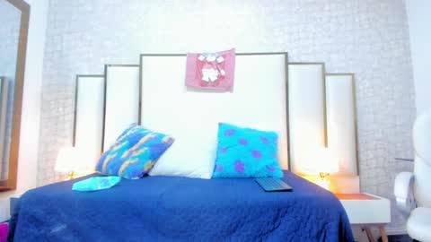 Snapshot of victoriaa_millers chatting on 12.30.24 Victoria Sofia online show from 12.30.24