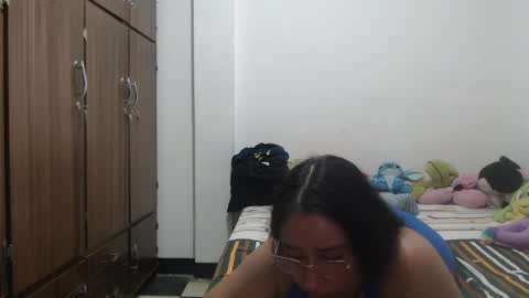 Victoria Silva online show from 05.17.26