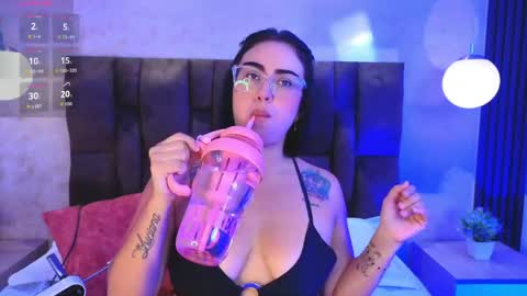 Victoria Andrade online show from 04.28.26