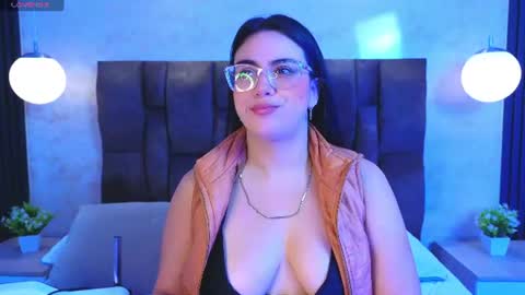 Victoria Andrade online show from 07.02.26