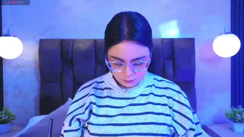 Victoria Andrade online show from 07.03.26