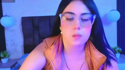Victoria Andrade online show from 07.06.26