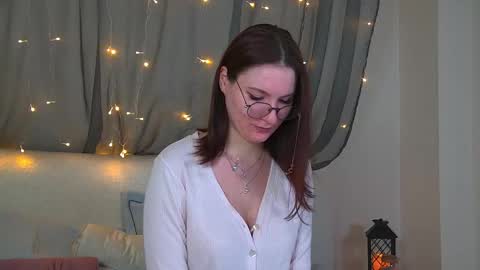 Victoria online show from 10.25.25