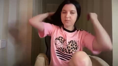 victoriadaily online show from 12.18.25