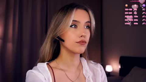 Anasteisha  Day Helen  Night online show from 09.08.25