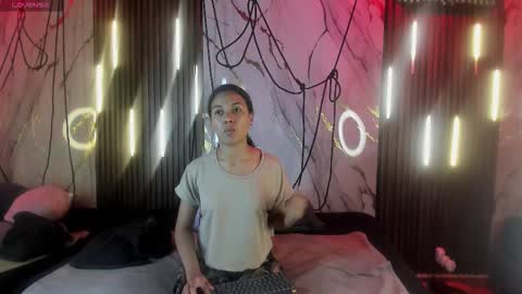 Victoria  online show from 11.01.25