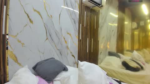 Victoria  online show from 12.21.25