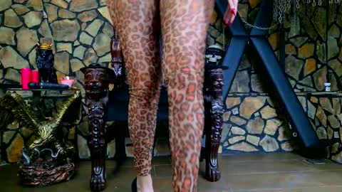 Victoria Heller online show from 03.10.26