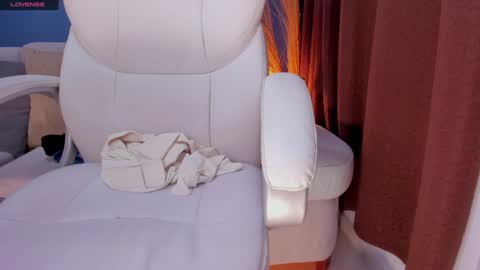 Victoria online show from 12.28.24