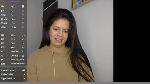 Snapshot of victorialg chatting on 10.30.25 victorialg online show from 10.30.25