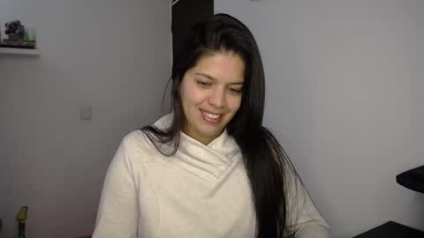 Snapshot of victorialg chatting on 11.10.25 victorialg online show from 11.10.25