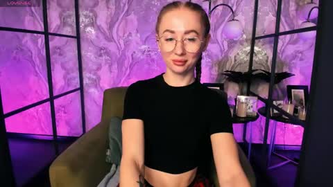 Victoria online show from 04.30.26