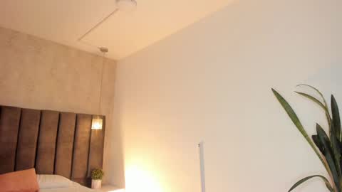 Maria Victoria online show from 02.20.25