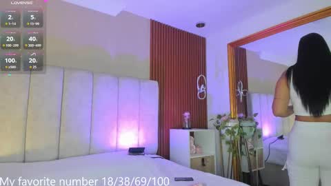 Maria Victoria online show from 09.14.25