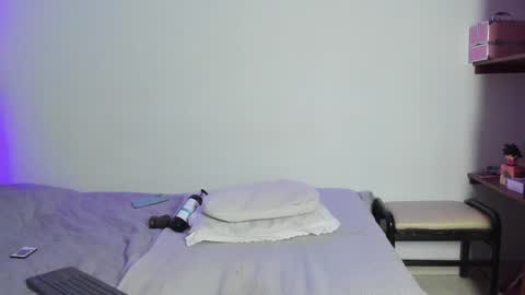 Snapshot of victoriathomponss chatting on 12.03.24 Victoria online show from 12.03.24