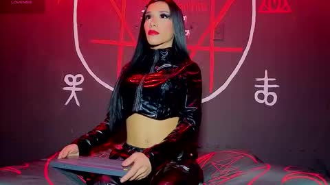 Victoria Vampire online show from 09.16.25