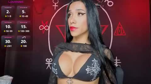 Victoria Vampire online show from 11.25.25