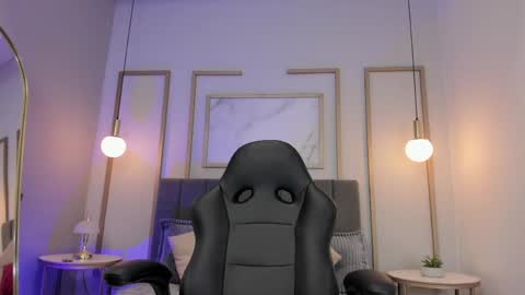 Snapshot of victoriia_vixen chatting on 05.12.26 Victoria Vixen online show from 05.12.26