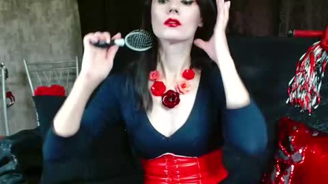 Snapshot of victoryvega chatting on 10.17.25 VictoryVega online show from 10.17.25