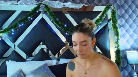 victtoria lee online show from 12.13.24