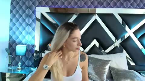 victtoria lee online show from 02.19.25