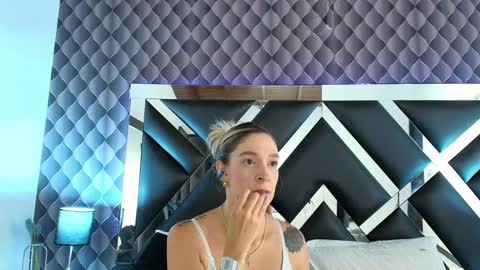 victtoria lee online show from 02.22.25