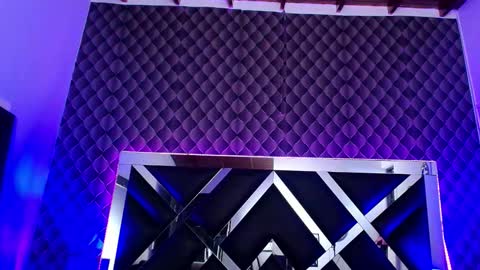 victtoria lee online show from 10.20.25