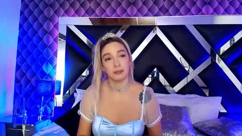 victtoria lee online show from 10.31.25