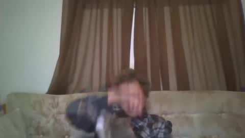 Snapshot of vids1977 chatting on 10.10.25 vids1977 online show from 10.10.25