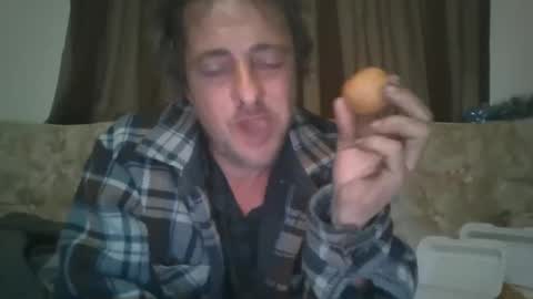 Snapshot of vids1977 chatting on 10.14.25 vids1977 online show from 10.14.25