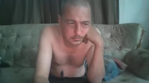 Snapshot of vids1977 chatting on 11.06.25 vids1977 online show from 11.06.25
