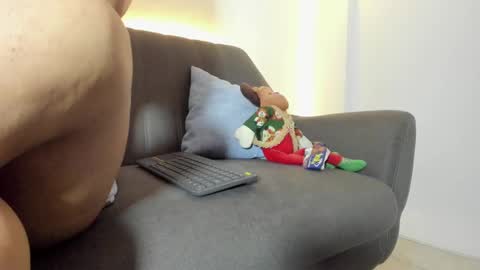 Snapshot of viic_strong1 chatting on 12.05.24 Victoria Strong online show from 12.05.24