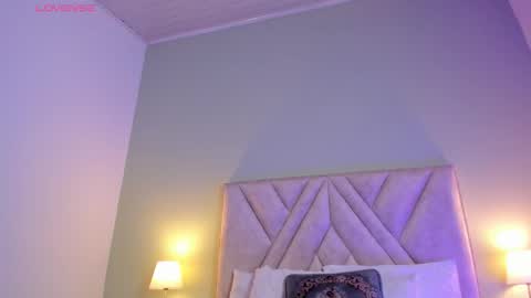 Victoria  online show from 12.22.25