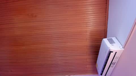 Viiolett online show from 02.14.25