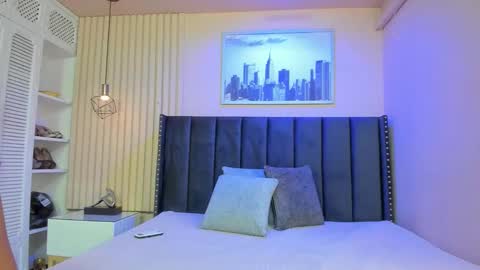 Viiolett online show from 11.18.25