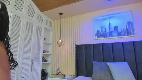 Viiolett online show from 11.22.25