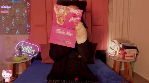 Violet online show from 11.08.25