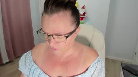 Snapshot of vika7333 chatting on 12.04.24 Ukrainian-woman online show from 12.04.24