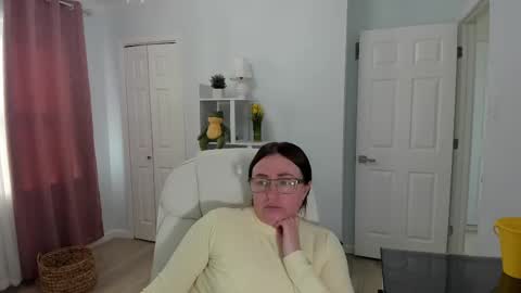 Snapshot of vika7333 chatting on 02.18.25 Ukrainian-woman online show from 02.18.25